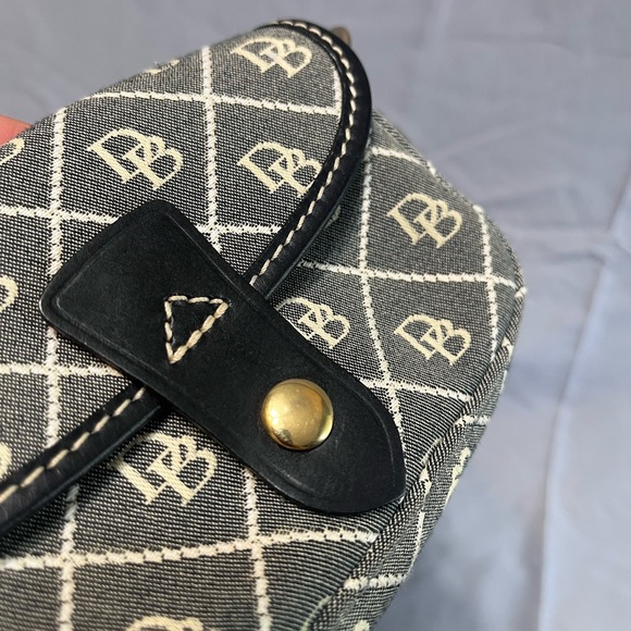EUC Dooney and Bourke wristlet - Picture 11 of 13
